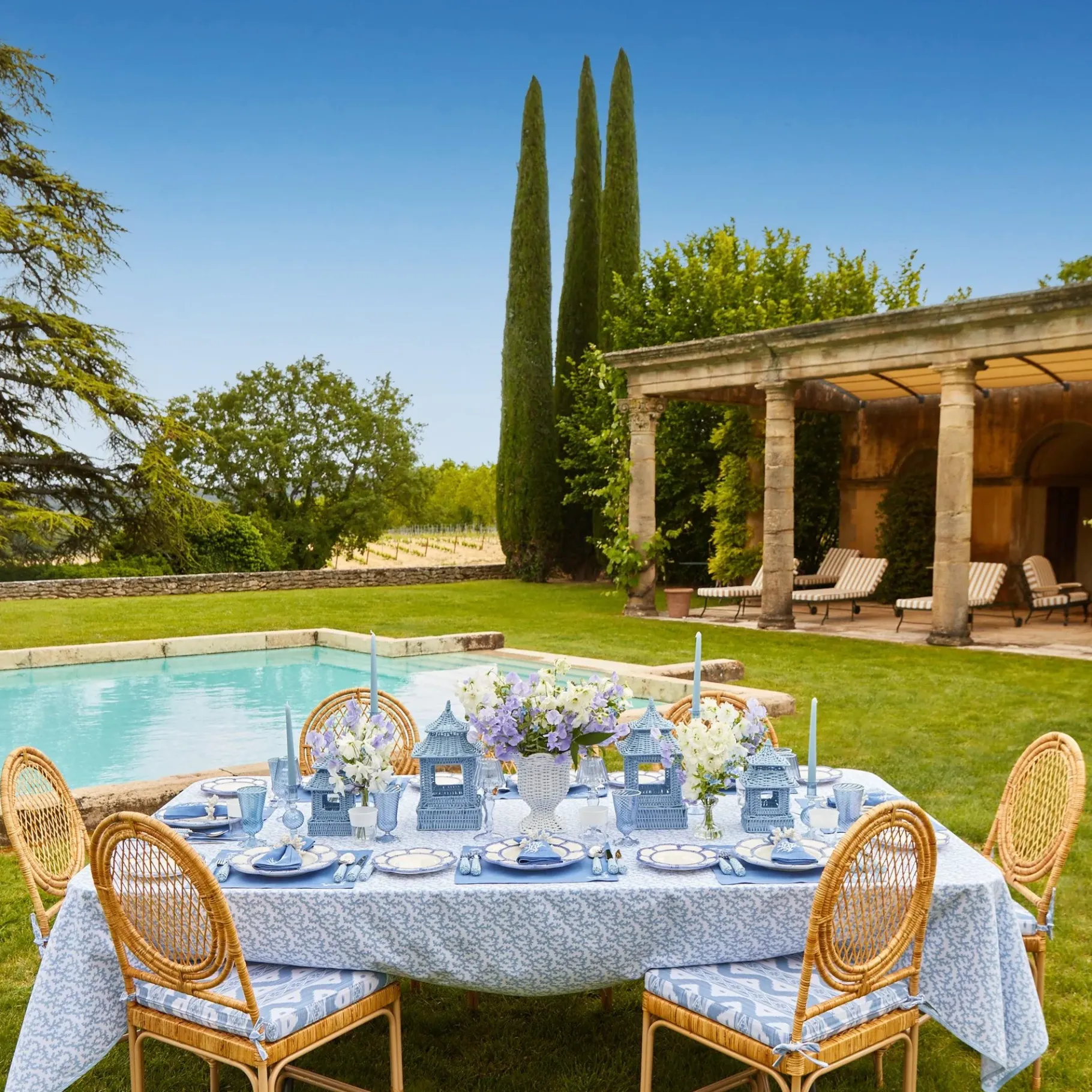 Mrs. Alice Table Linen Sets|Coral Blue Linen Set