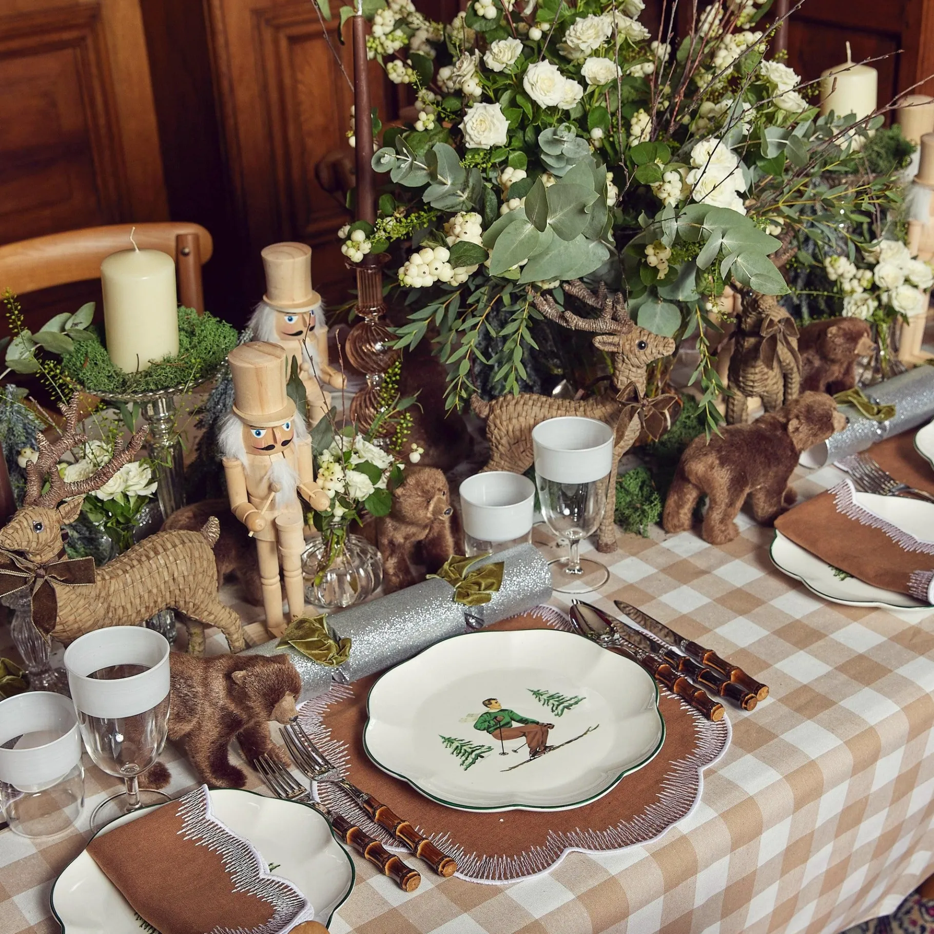 Mrs. Alice Crockery Sets|Heidi & Hans Skier Dinner Plate (Set Of 4)