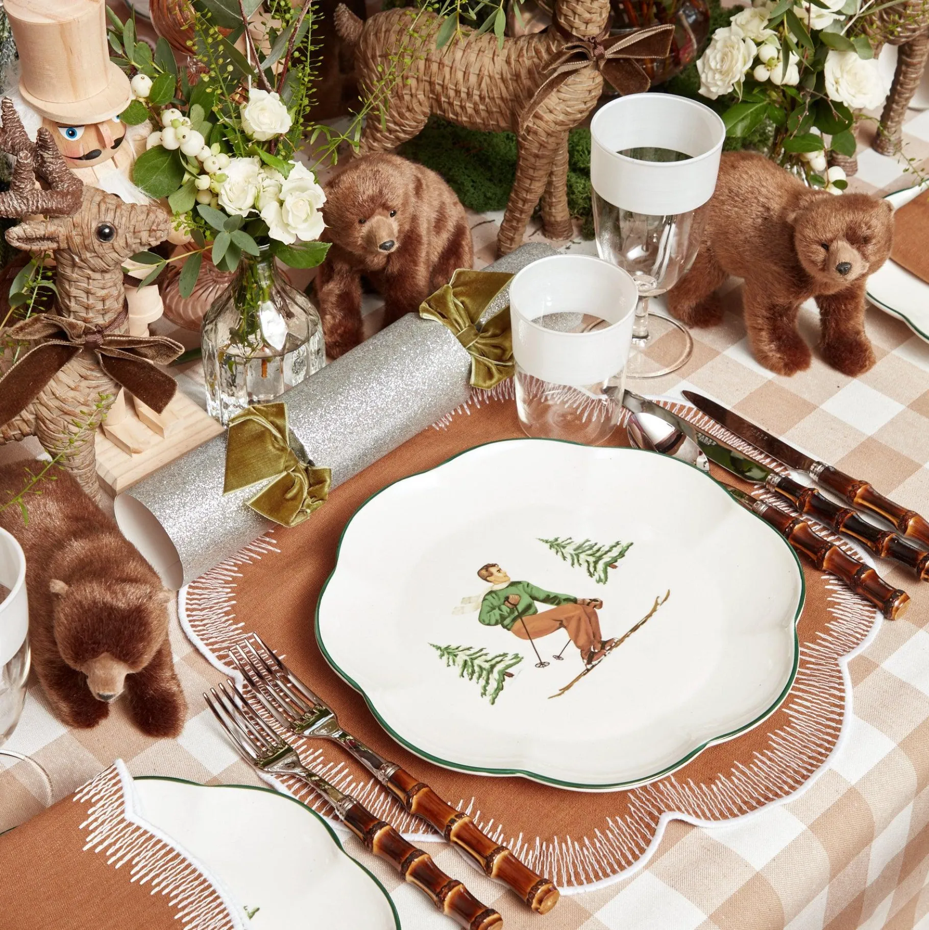 Mrs. Alice Crockery Sets|Heidi & Hans Skier Dinner Plate (Set Of 4)