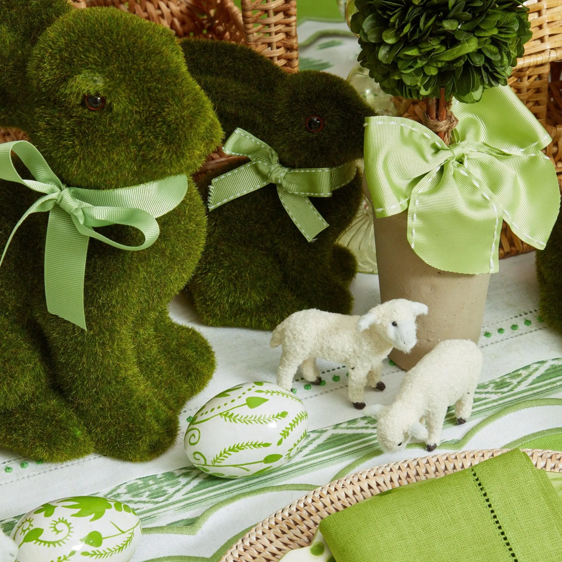 Mrs. Alice Decoration Sets|Lily Of The Valley Decoration Set
