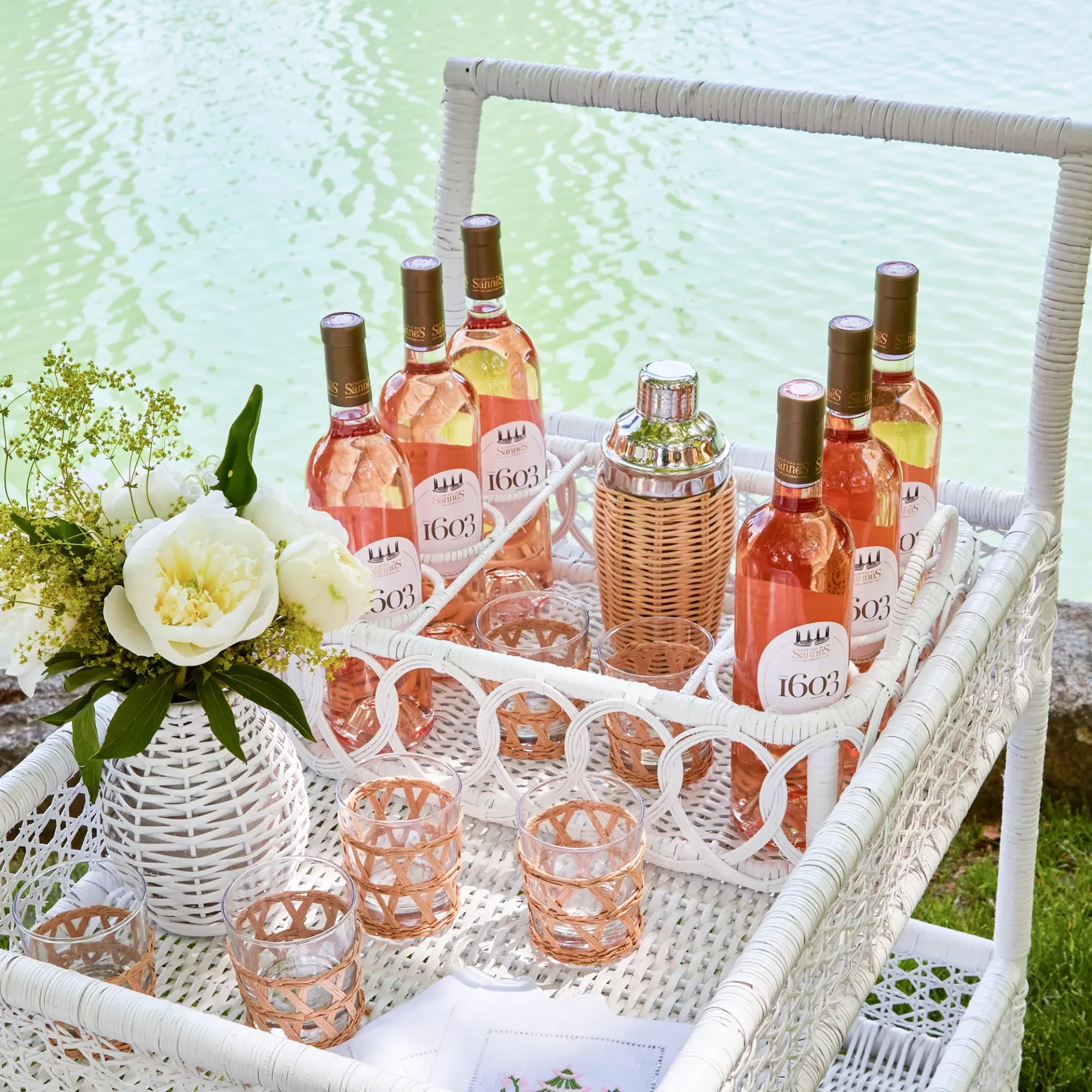 Mrs. Alice Trays & Liners|Lorenzo White Rattan Drinks Tray