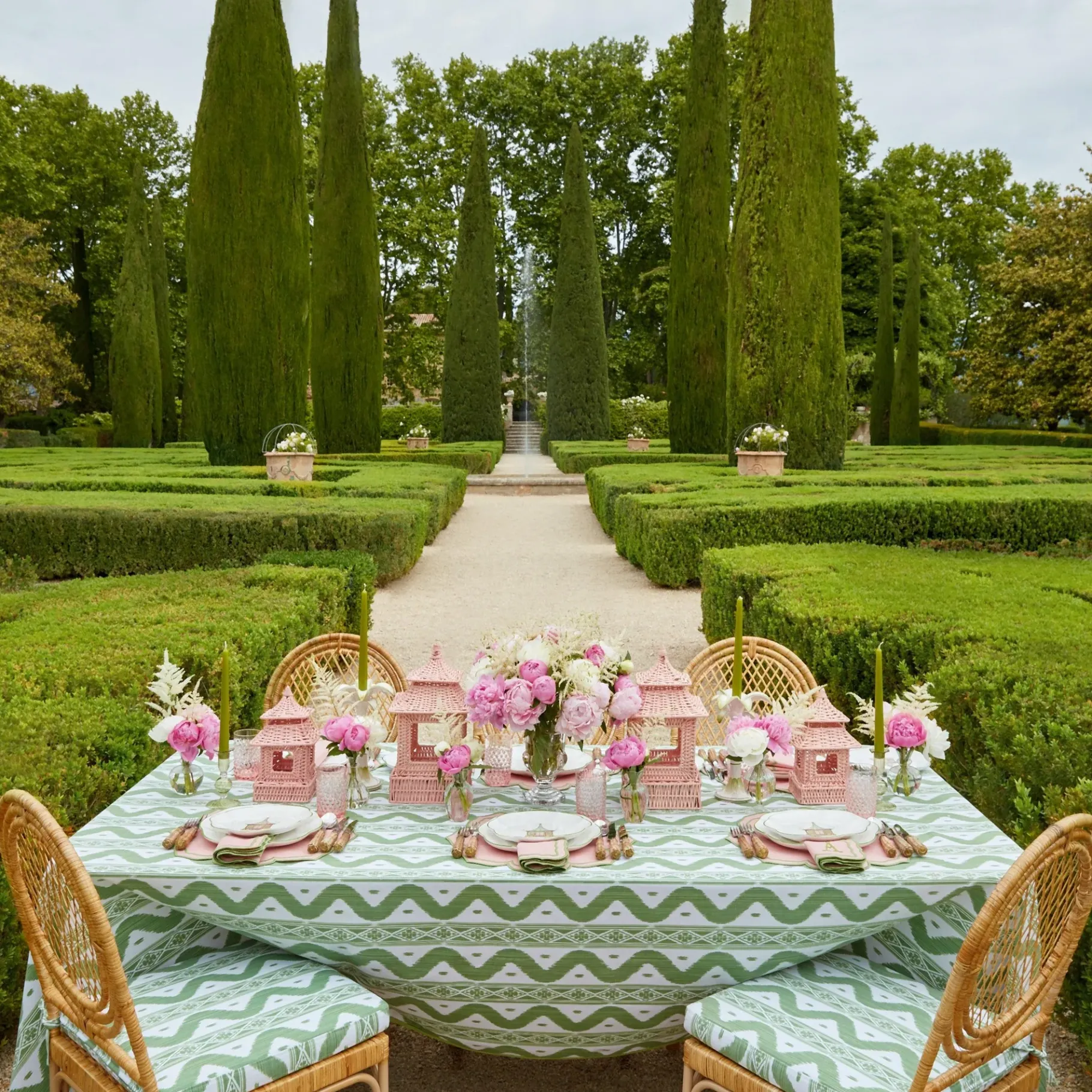 Mrs. Alice Crockery Sets|Pink & Green Pagoda Starter Plate (Set Of 4)