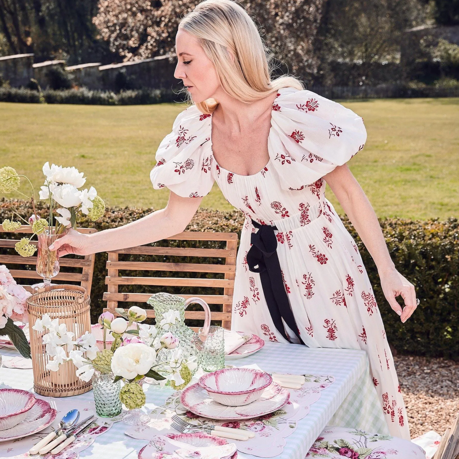 Mrs. Alice Crockery Sets|Pink Capri Lettuce Dinner Plate (Set Of 4)