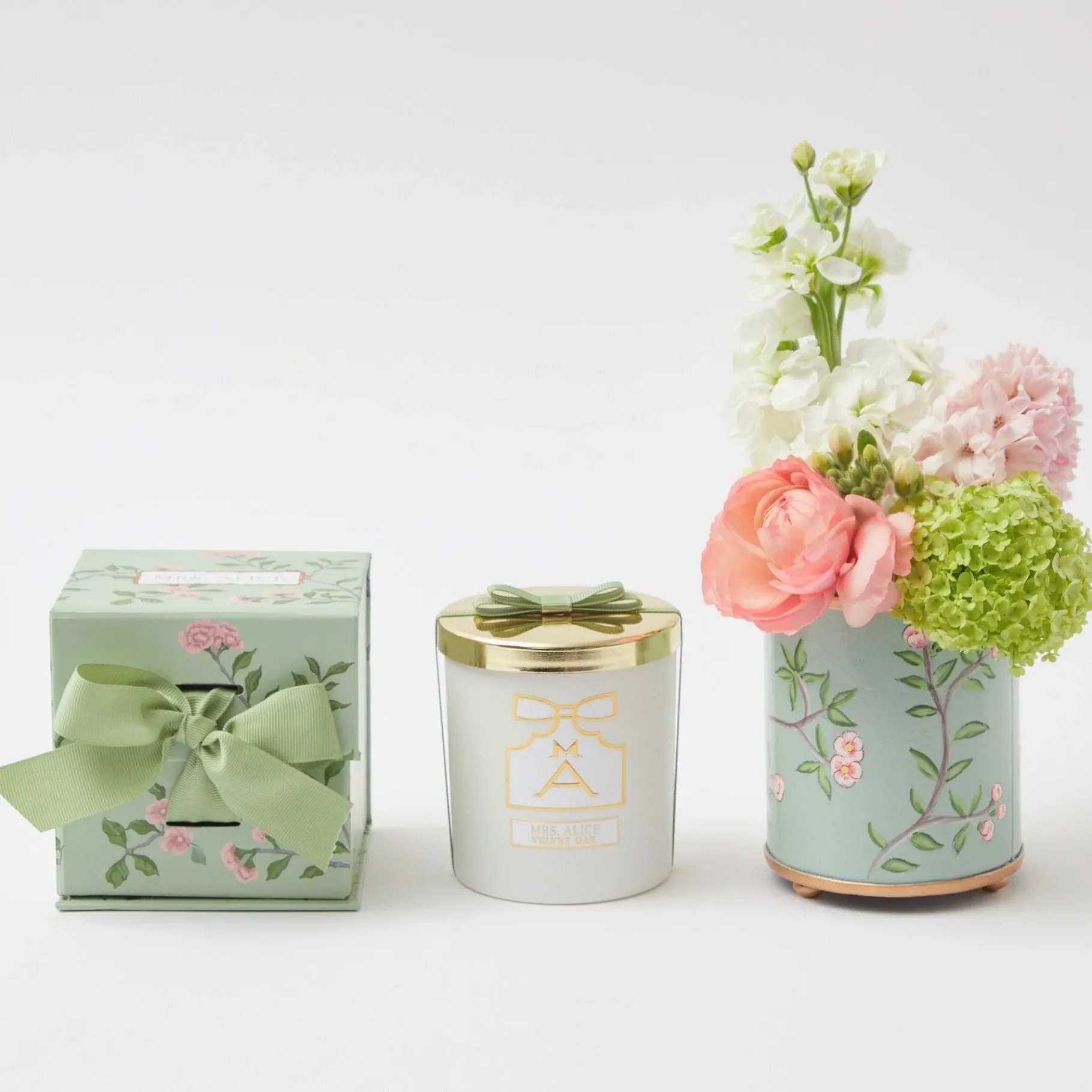 Mrs. Alice Candle Holders|Velvet Oak Scented Candle & Pot Set