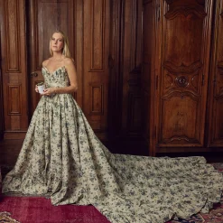 Mrs. Alice Candles|Velvet Oak Scented Candle