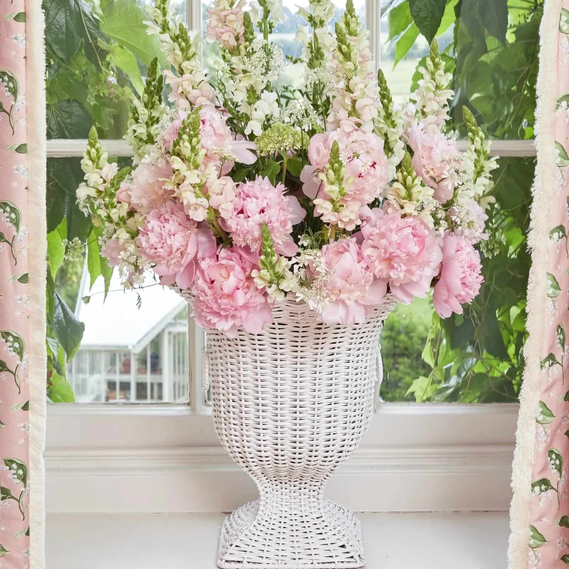Mrs. Alice Urns & Pedestals|White Liliana Scalloped Rattan Urn