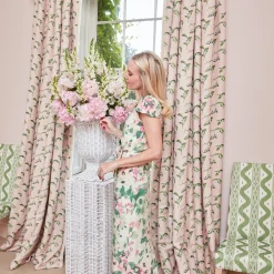 Mrs. Alice Urns & Pedestals|White Liliana Scalloped Rattan Pedestal And Urn