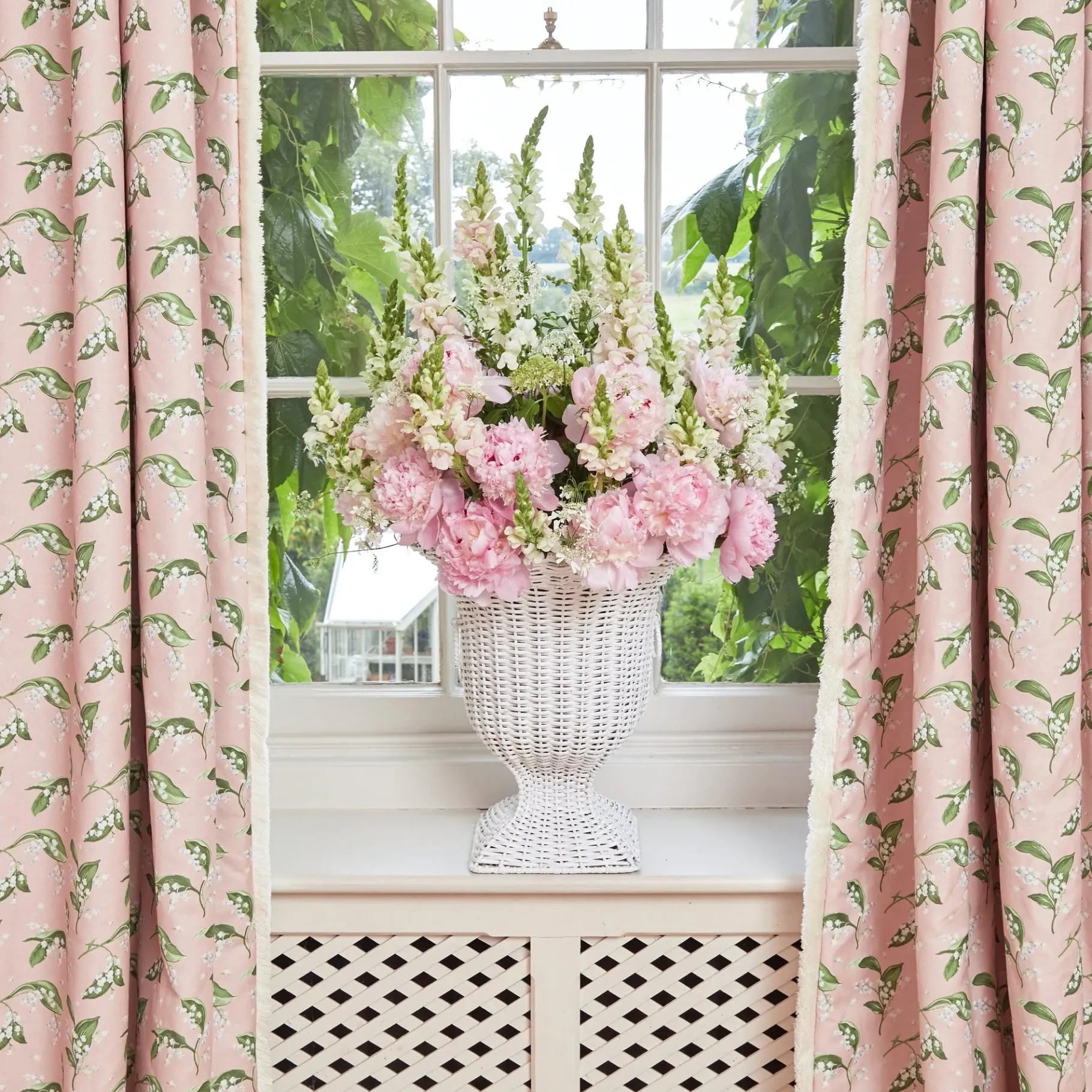 Mrs. Alice Vases|White Liliana Scalloped Rattan Urn