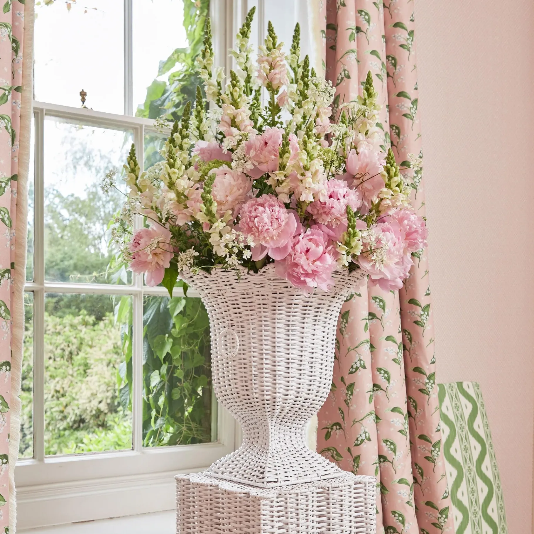 Mrs. Alice Vases|White Liliana Scalloped Rattan Urn